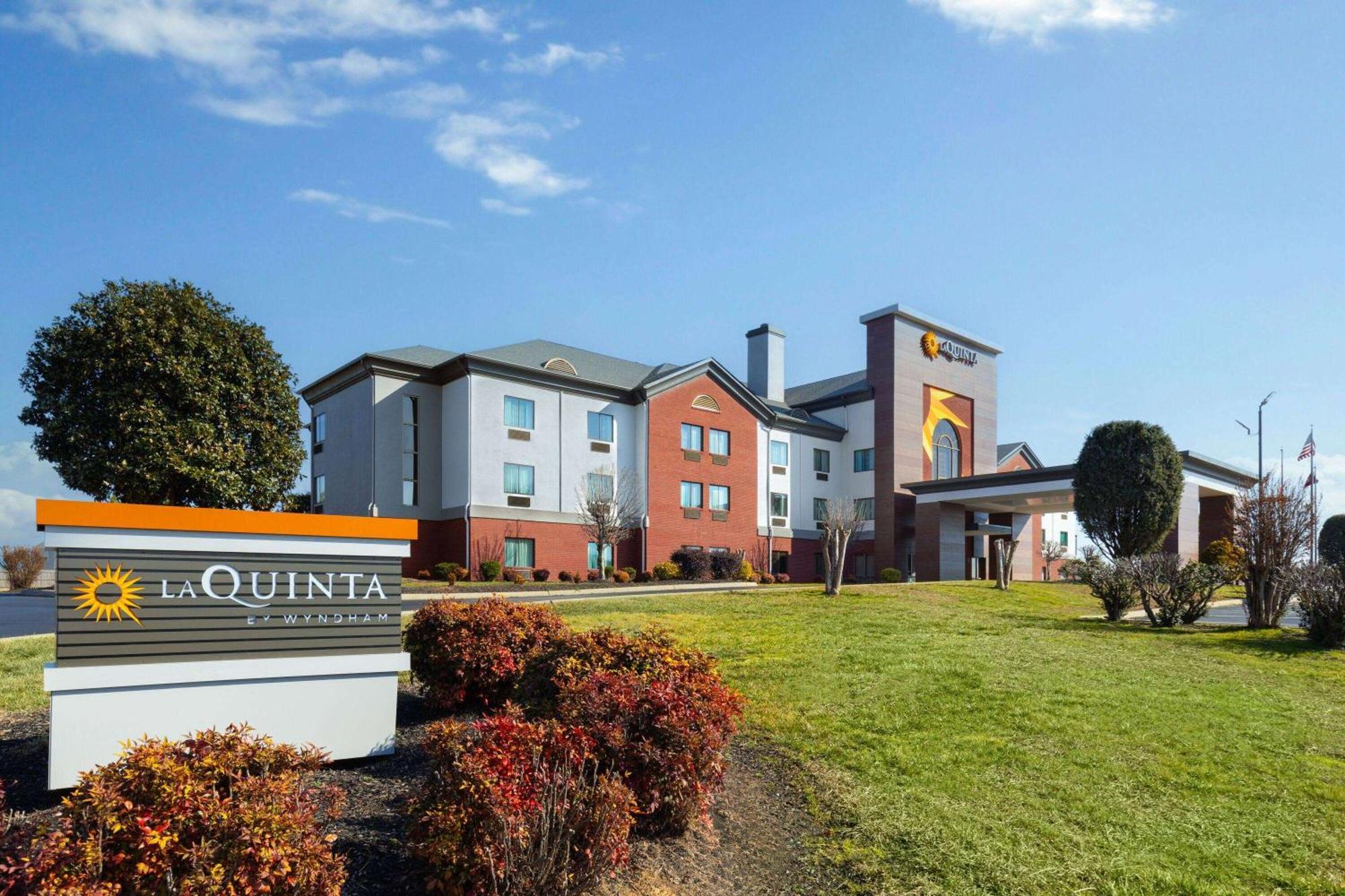 La Quinta By Wyndham Loudon Hotel Exterior foto